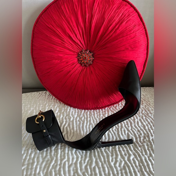 Authentic Gucci ankle cuff horsebit heels - Picture 17 of 17